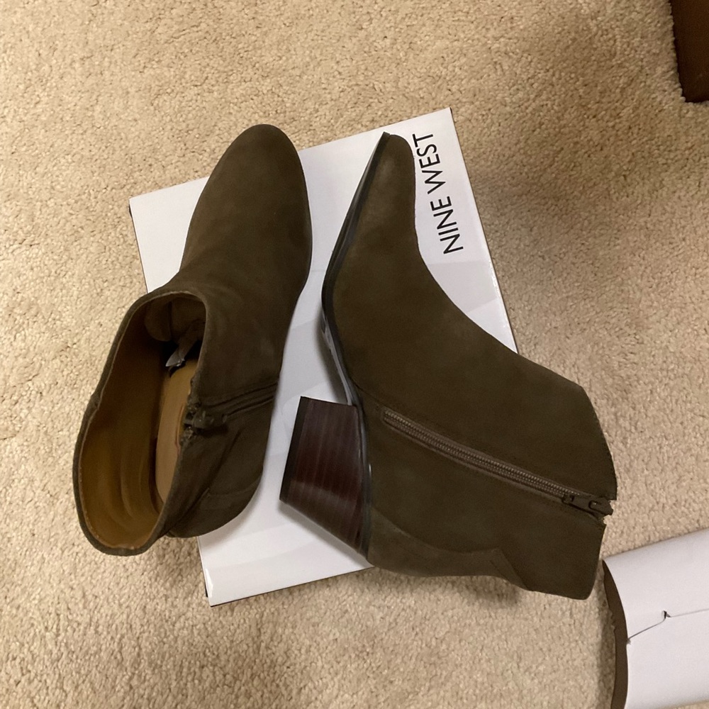 Nine West Dark Green Suede Tristan Olive ankle boots 7
